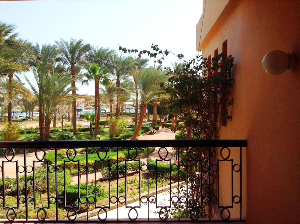 Giftun Azur Resort - All inclusive — Hotel building in Hurghada, Red Sea