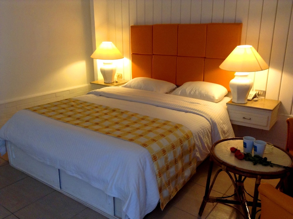 Giftun Azur Resort - All inclusive — Hotel rooms in Hurghada, Red Sea