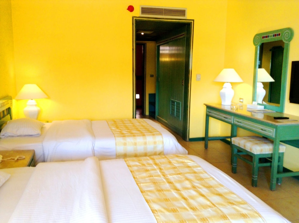 Giftun Azur Resort - All inclusive — Hotel rooms in Hurghada, Red Sea