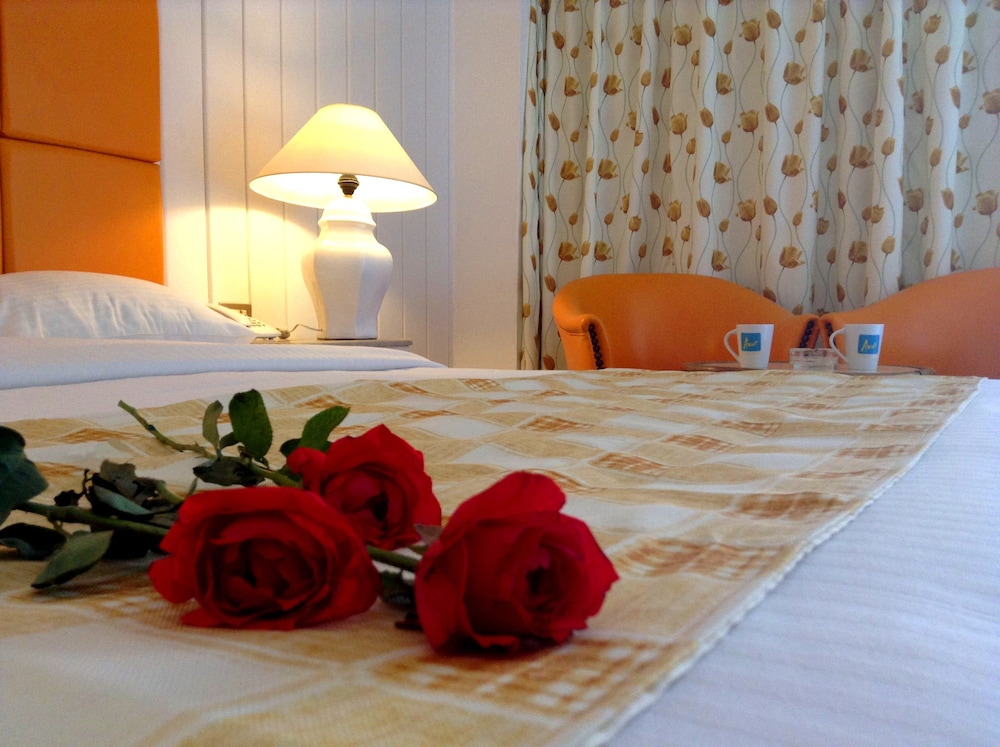 Giftun Azur Resort - All inclusive — Hotel rooms in Hurghada, Red Sea