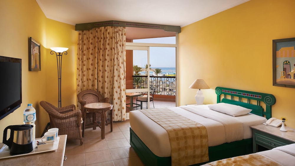 Giftun Azur Resort - All inclusive — Hotel rooms in Hurghada, Red Sea