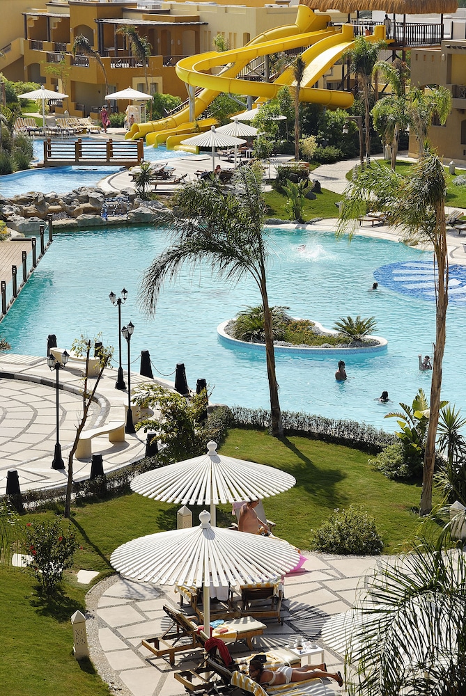 JAZ Casa Del Mar Resort — Swimming pool in Hurghada, Red Sea