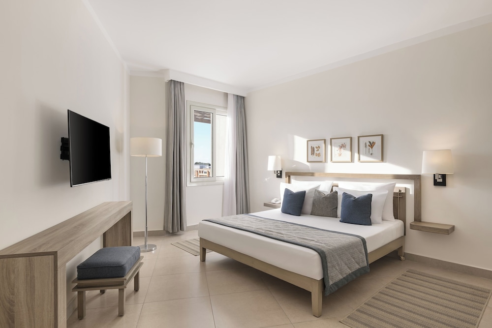 JAZ Casa Del Mar Resort — Hotel rooms in Hurghada, Red Sea