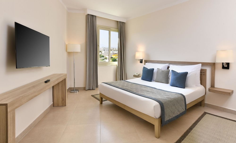 JAZ Casa Del Mar Resort — Hotel rooms in Hurghada, Red Sea