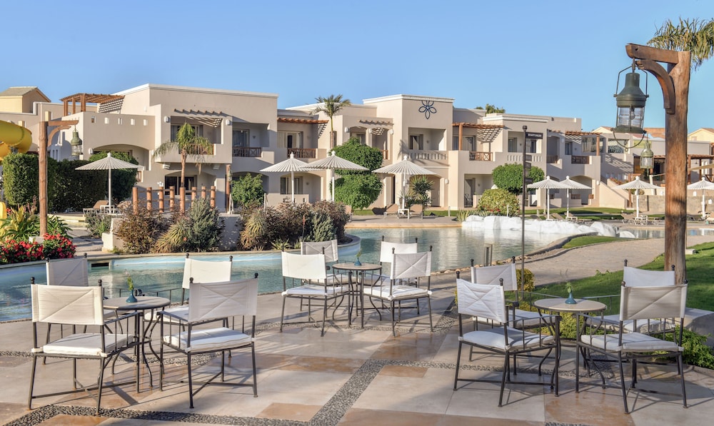 JAZ Casa Del Mar Resort — Hotel building in Hurghada, Red Sea