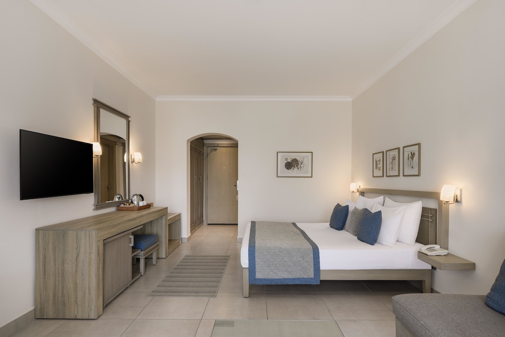 JAZ Casa Del Mar Resort — Hotel rooms in Hurghada, Red Sea