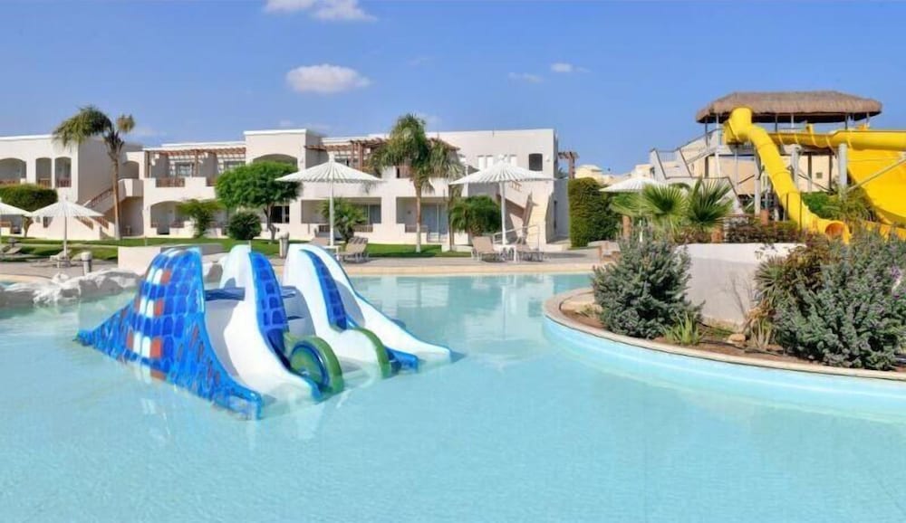 JAZ Casa Del Mar Resort — Swimming pool in Hurghada, Red Sea