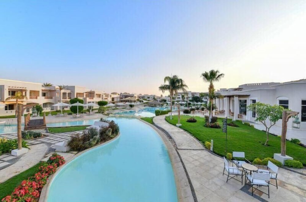 JAZ Casa Del Mar Resort — Swimming pool in Hurghada, Red Sea