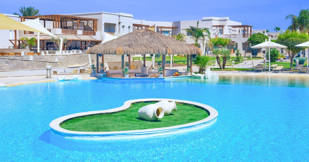 JAZ Casa Del Mar Resort — Swimming pool in Hurghada, Red Sea
