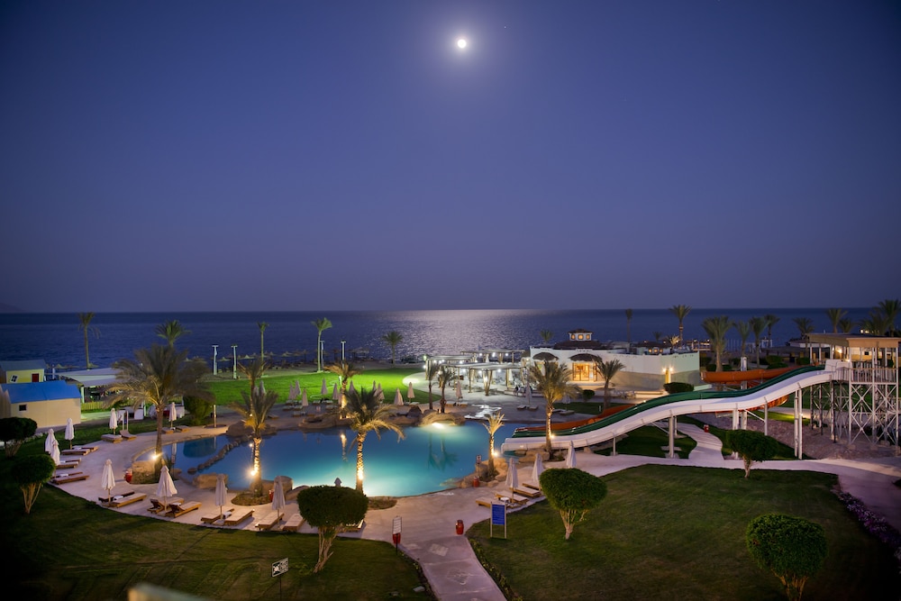 Amphoras Beach - Ultra All Inclusive — Swimming pool in Sharm El Sheikh, Red Sea