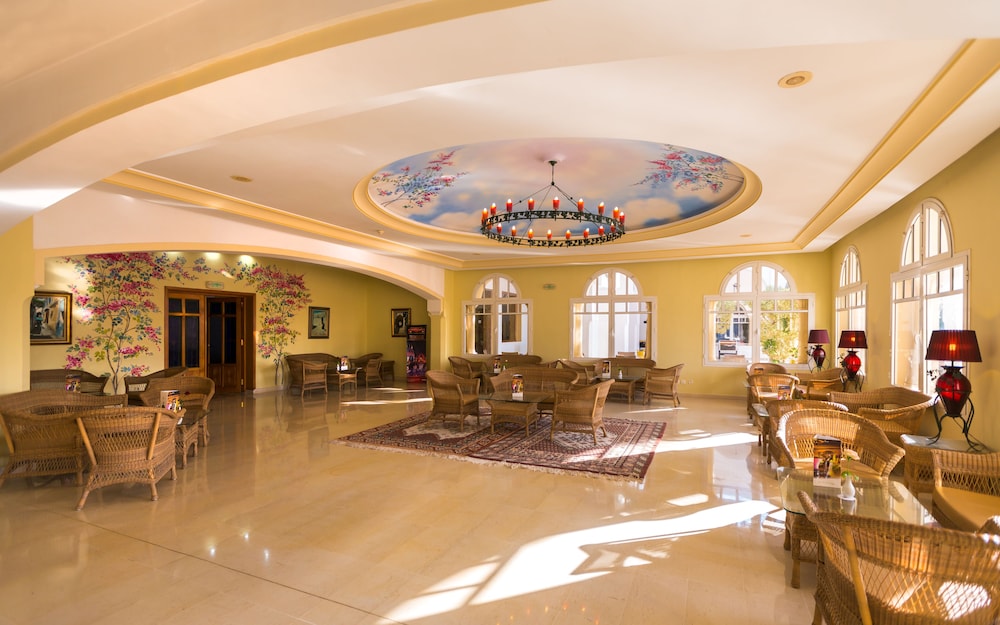 Medina Belisaire And Thalasso — Hotel building in Hammamet, Nabeul