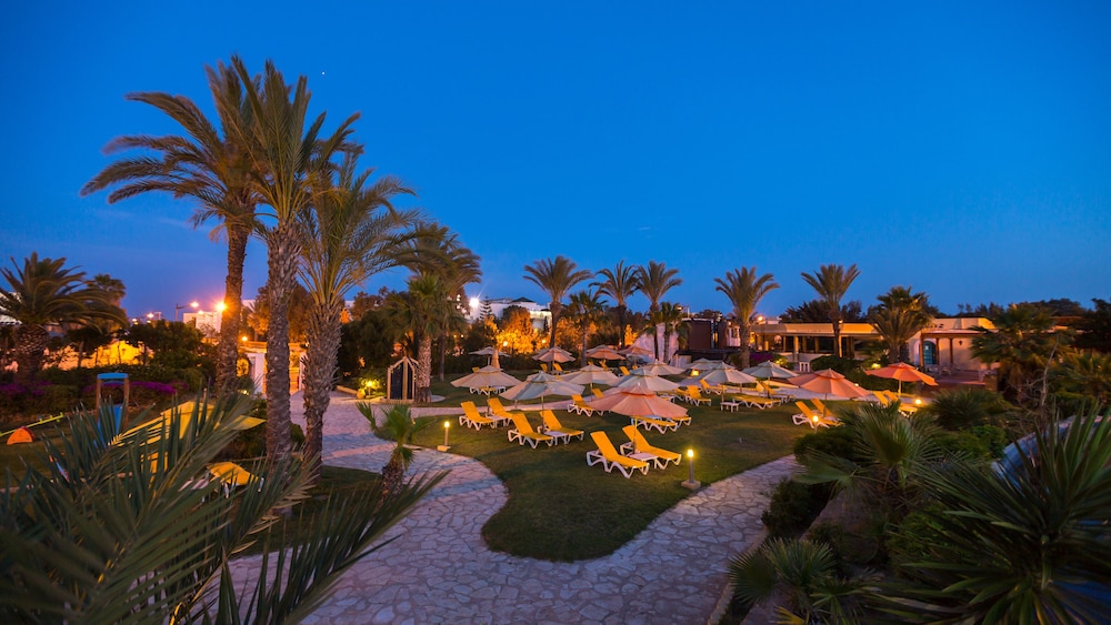 Medina Belisaire And Thalasso — Hotel building in Hammamet, Nabeul