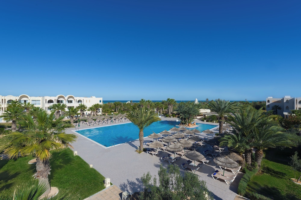 Iberostar Waves Mehari Djerba — Swimming pool in Aghir, Medenine