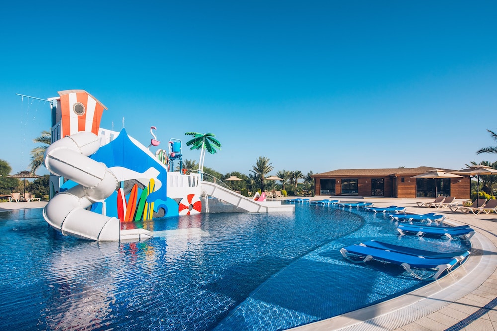 Iberostar Waves Mehari Djerba — Swimming pool in Aghir, Medenine