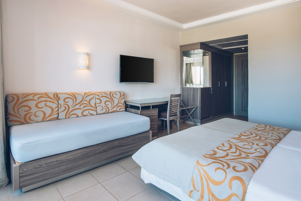 Iberostar Waves Mehari Djerba — Hotel rooms in Aghir, Medenine