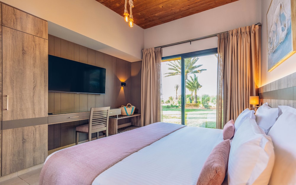 Iberostar Waves Mehari Djerba — Hotel rooms in Aghir, Medenine