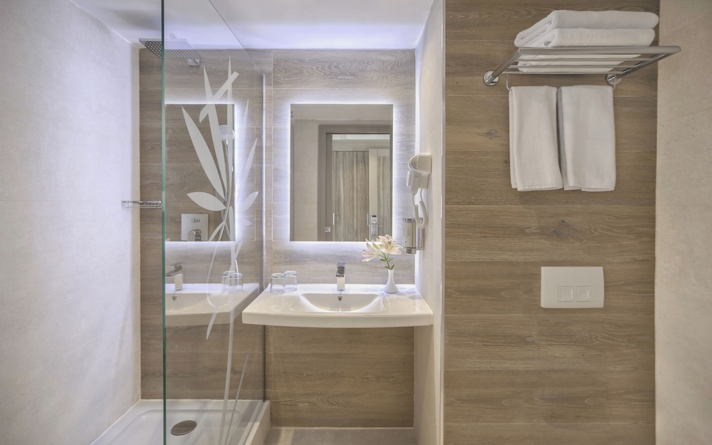 Iberostar Waves Mehari Djerba — Hotel rooms in Aghir, Medenine