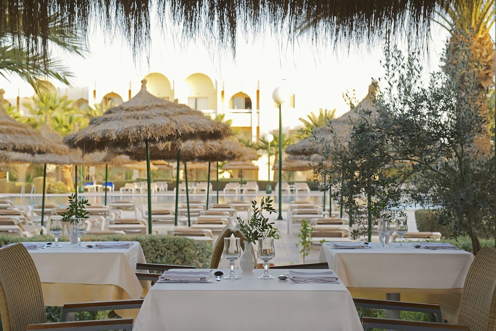 Iberostar Waves Mehari Djerba — Restaurant & bars in Aghir, Medenine