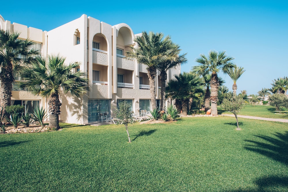 Iberostar Waves Mehari Djerba — Hotel building in Aghir, Medenine