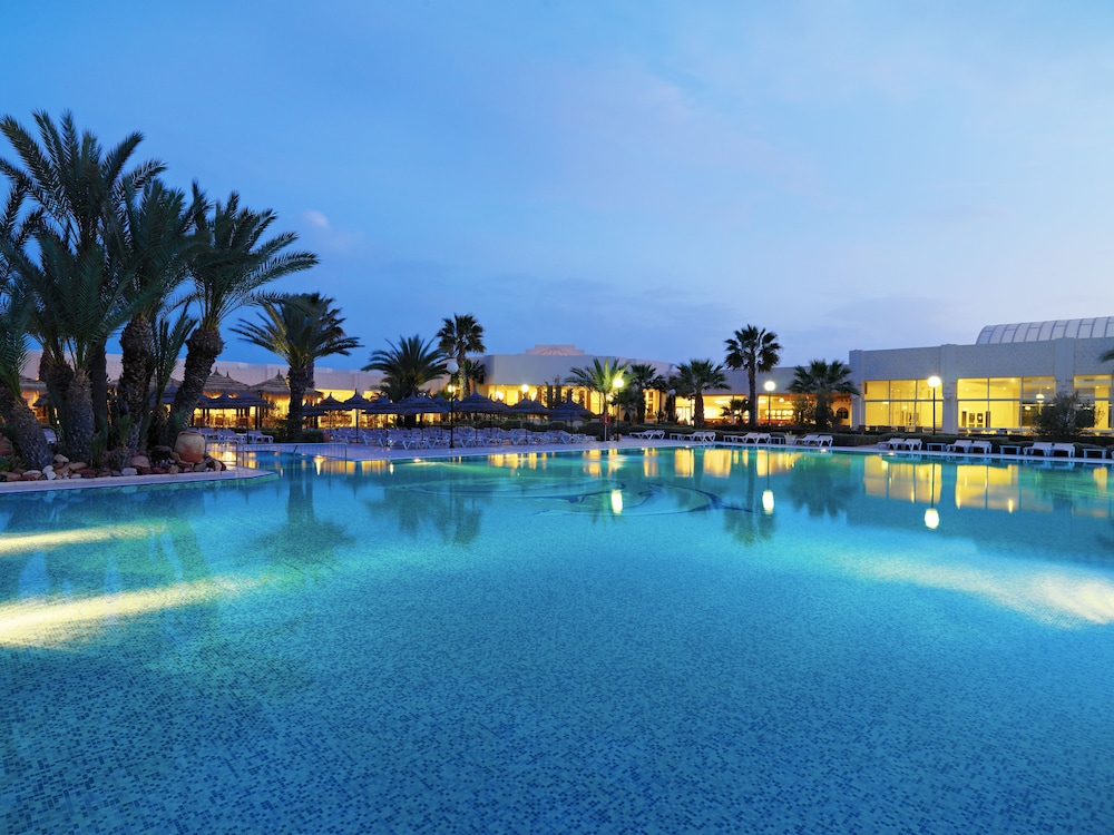 Iberostar Waves Mehari Djerba — Swimming pool in Aghir, Medenine