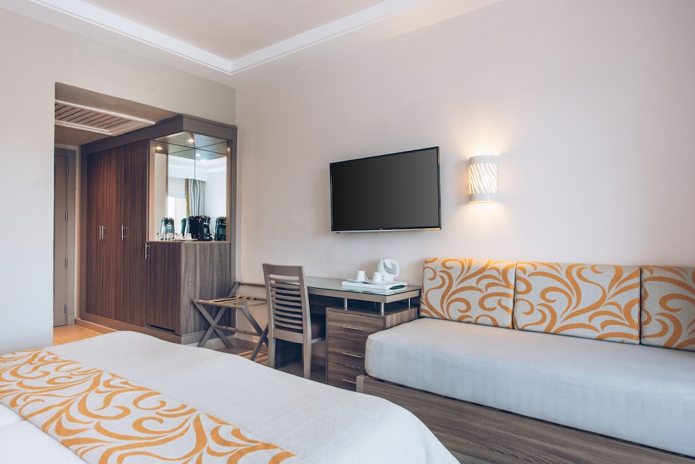 Iberostar Waves Mehari Djerba — Hotel rooms in Aghir, Medenine