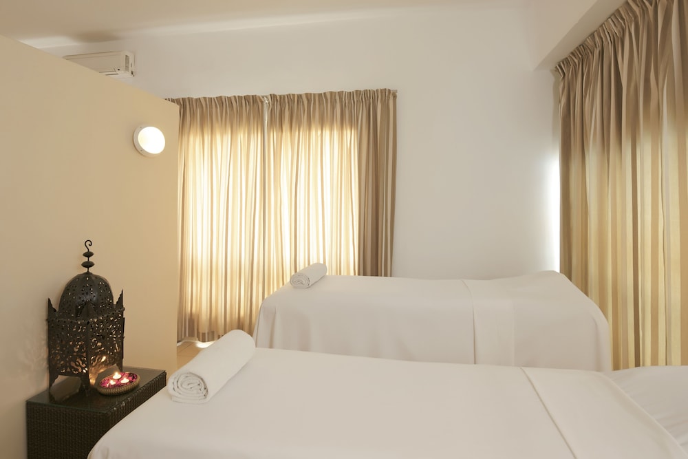 Iberostar Waves Mehari Djerba — Hotel rooms in Aghir, Medenine