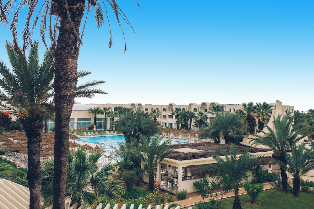 Iberostar Waves Mehari Djerba — Swimming pool in Aghir, Medenine