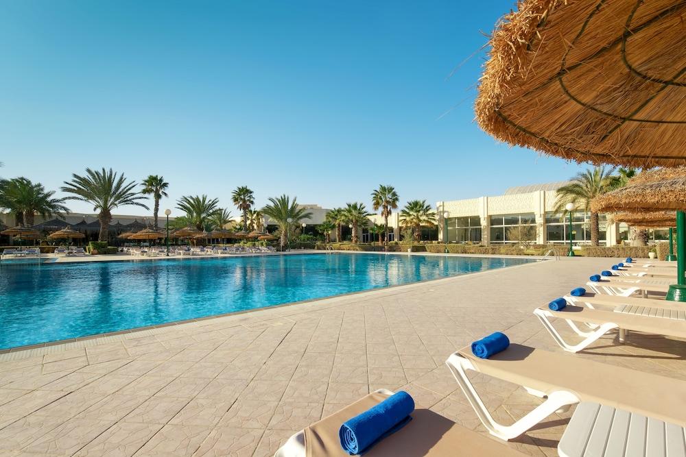 Iberostar Waves Mehari Djerba — Swimming pool in Aghir, Medenine