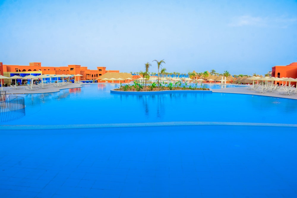 Pickalbatros Laguna Vista Resort - Sharm El Sheikh — Swimming pool in Sharm El Sheikh, Red Sea