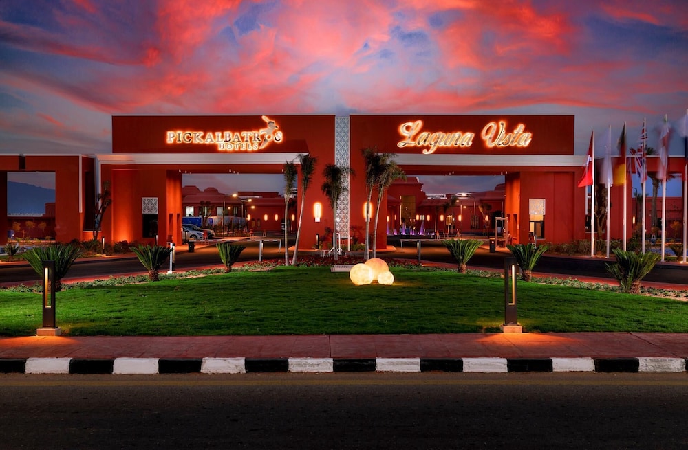 Pickalbatros Laguna Vista Resort - Sharm El Sheikh — Hotel building in Sharm El Sheikh, Red Sea