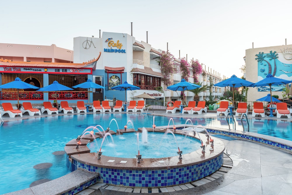 Minamark Resort & Spa, for families & couples only — Swimming pool in Hurghada, Red Sea