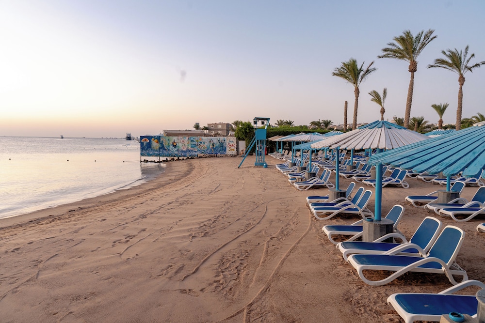 Minamark Resort & Spa, for families & couples only — Beach in Hurghada, Red Sea