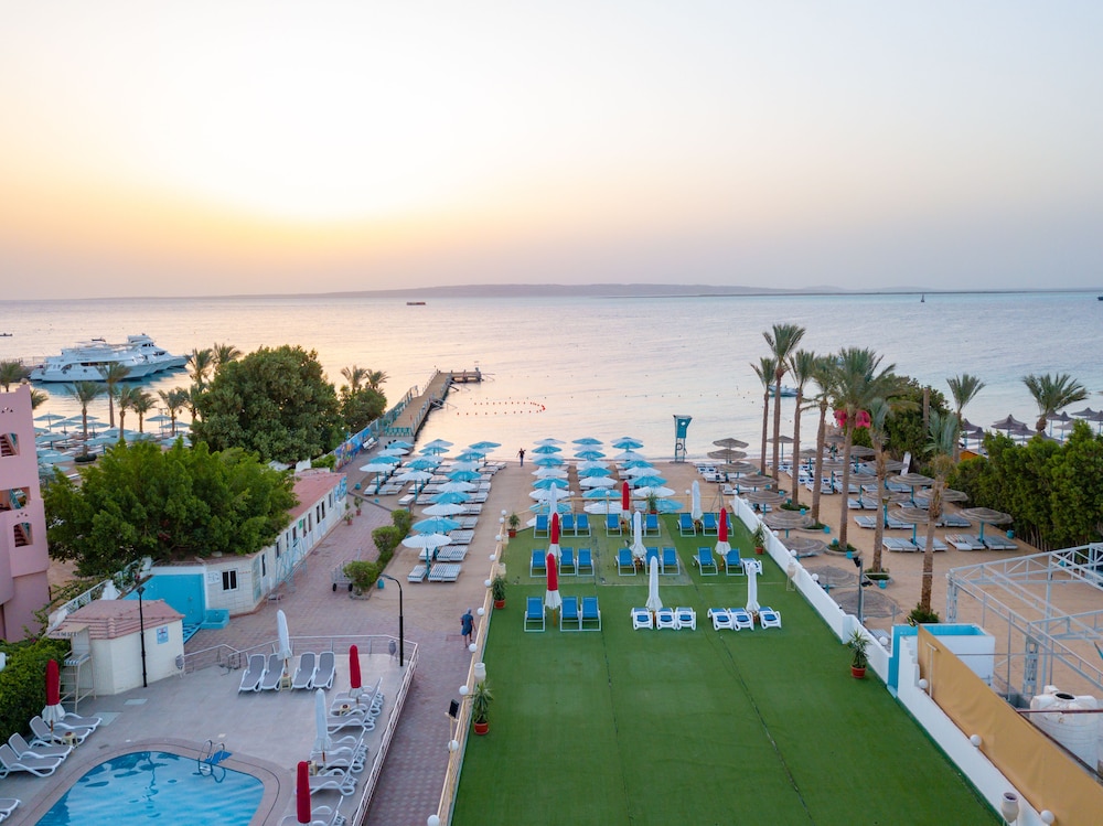 Minamark Resort & Spa, for families & couples only — Beach in Hurghada, Red Sea