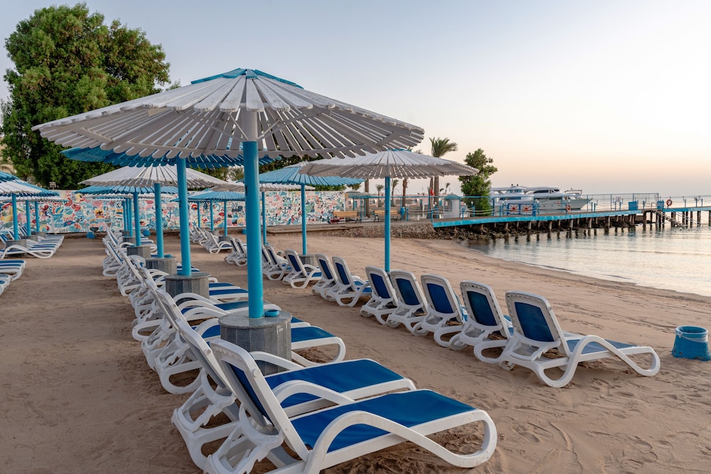 Minamark Resort & Spa, for families & couples only — Beach in Hurghada, Red Sea