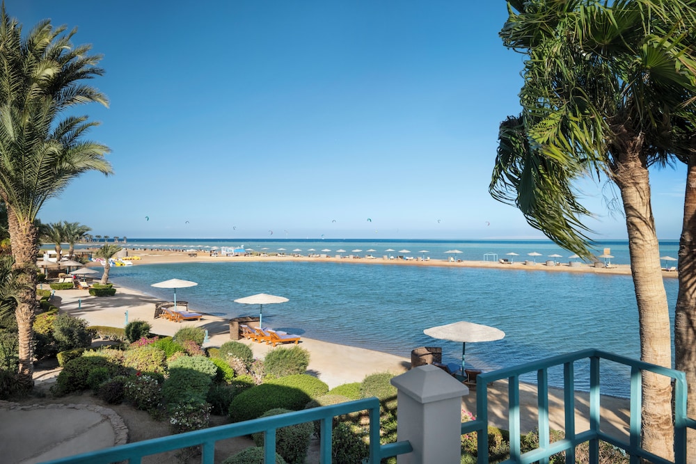 Mövenpick Resort & Spa El Gouna — Beach in El Gouna, Red Sea