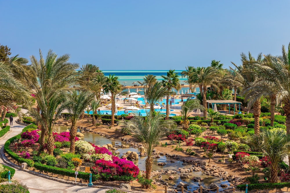 Mövenpick Resort & Spa El Gouna — Swimming pool in El Gouna, Red Sea