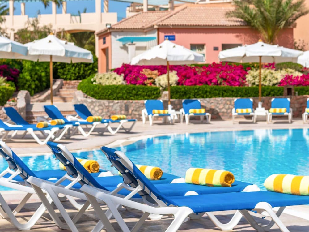 Mövenpick Resort & Spa El Gouna — Swimming pool in El Gouna, Red Sea
