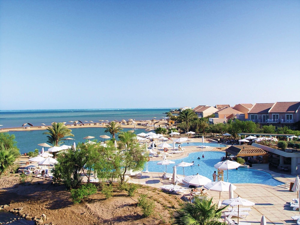 Mövenpick Resort & Spa El Gouna — Swimming pool in El Gouna, Red Sea