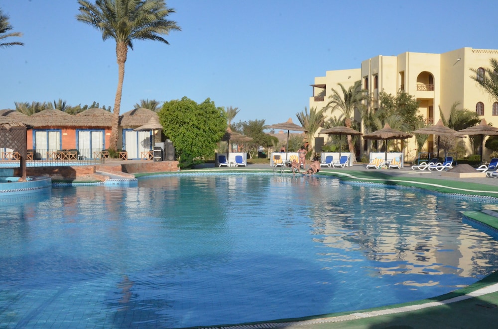 Hotel Panorama Bungalow Resort El Gouna — Swimming pool in El Gouna, Red Sea