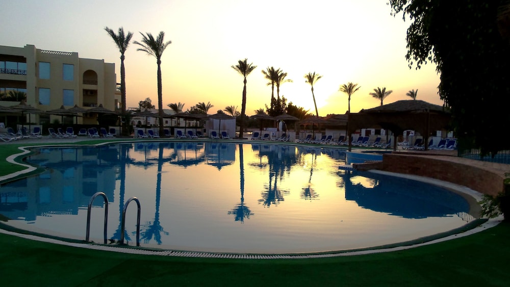 Hotel Panorama Bungalow Resort El Gouna — Swimming pool in El Gouna, Red Sea