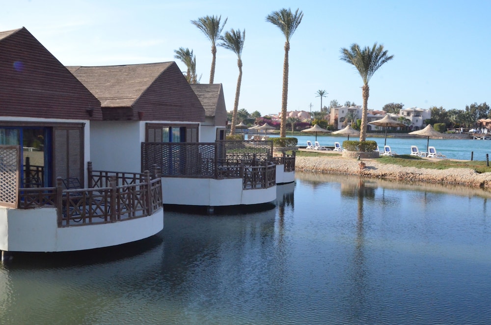Hotel Panorama Bungalow Resort El Gouna — Hotel building in El Gouna, Red Sea