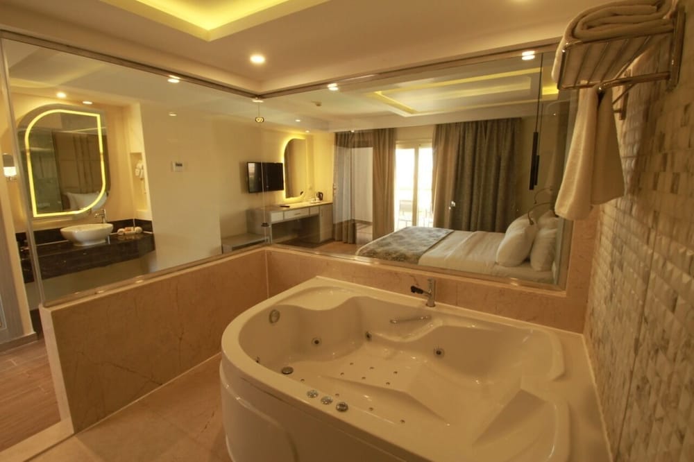 Bellagio Beach Resort — Hotel rooms in Hurghada, Red Sea