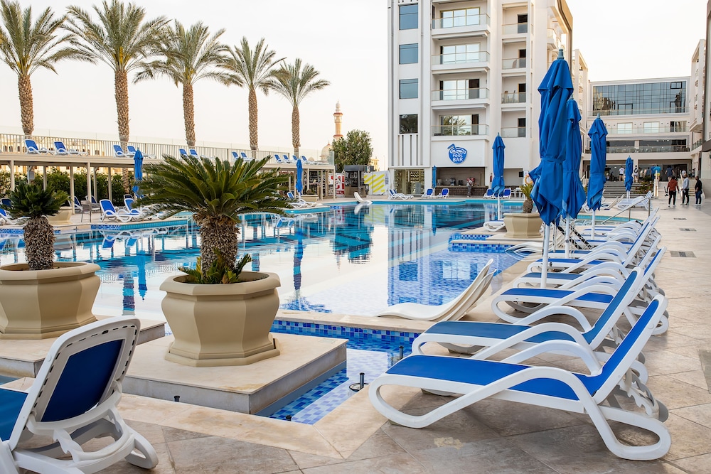 Bellagio Beach Resort — Swimming pool in Hurghada, Red Sea