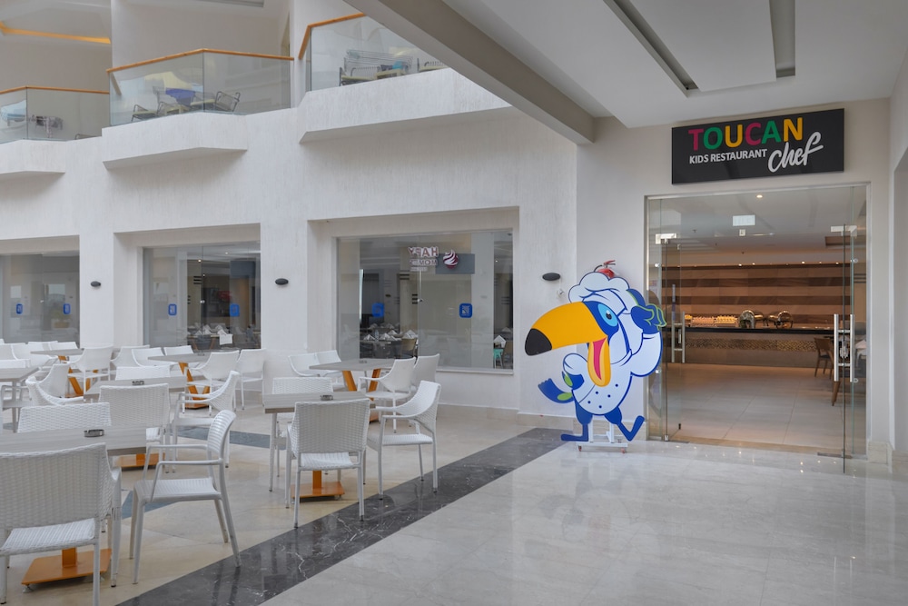 Bellagio Beach Resort — Restaurant & bars in Hurghada, Red Sea