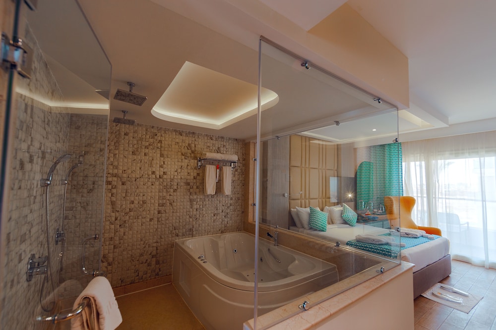 Bellagio Beach Resort — Hotel rooms in Hurghada, Red Sea