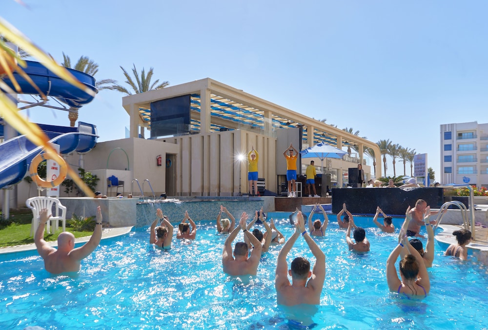 Bellagio Beach Resort — Swimming pool in Hurghada, Red Sea