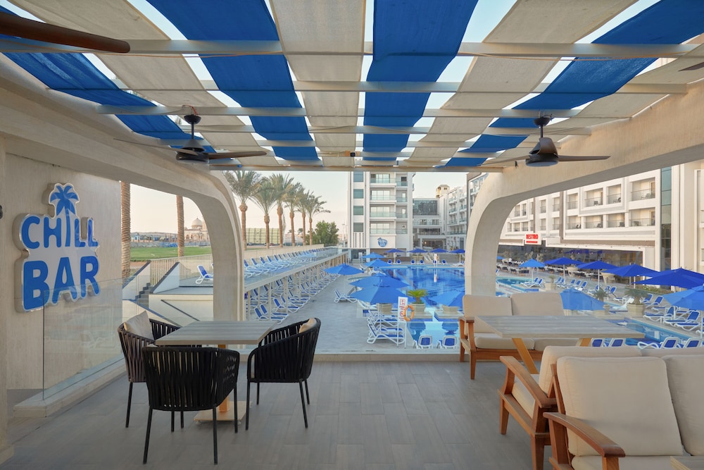 Bellagio Beach Resort — Restaurant & bars in Hurghada, Red Sea