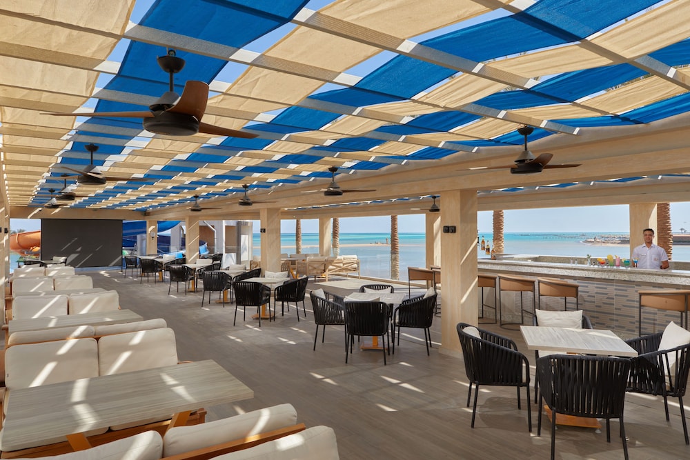 Bellagio Beach Resort — Restaurant & bars in Hurghada, Red Sea