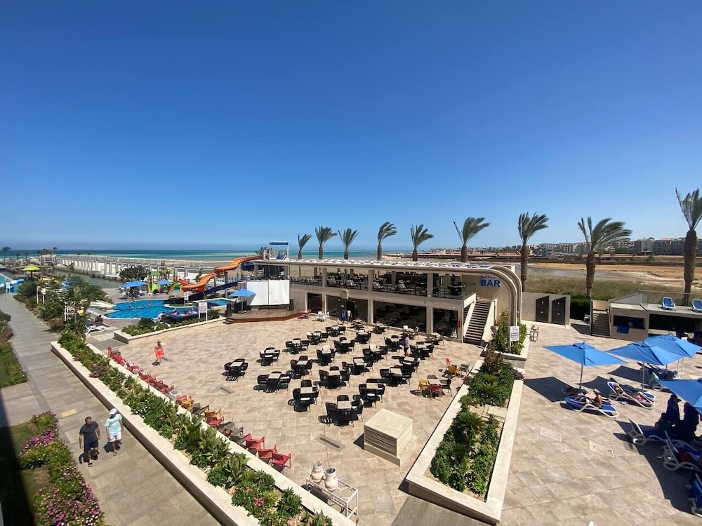 Bellagio Beach Resort — Restaurant & bars in Hurghada, Red Sea