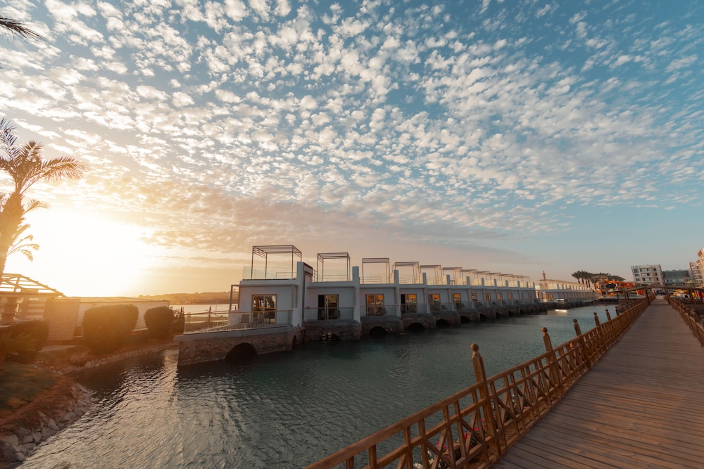Bellagio Beach Resort — Hotel building in Hurghada, Red Sea
